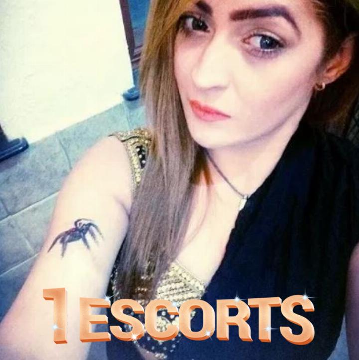 female escorts service in Lahore Call Mr Moiz