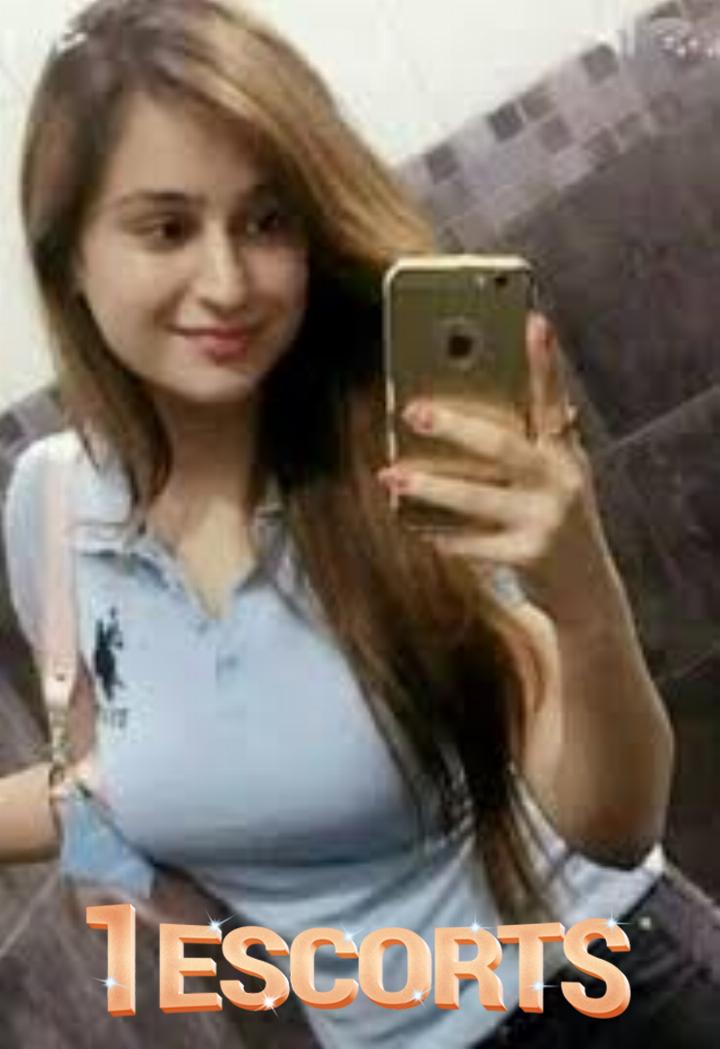 Indian   lady  Escort  in  Muscat