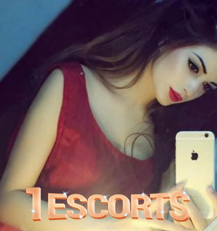 Gorgeous Escorts Girls in Lahore  -3