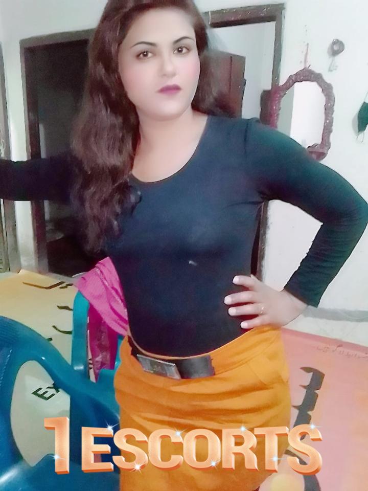 Naina khan