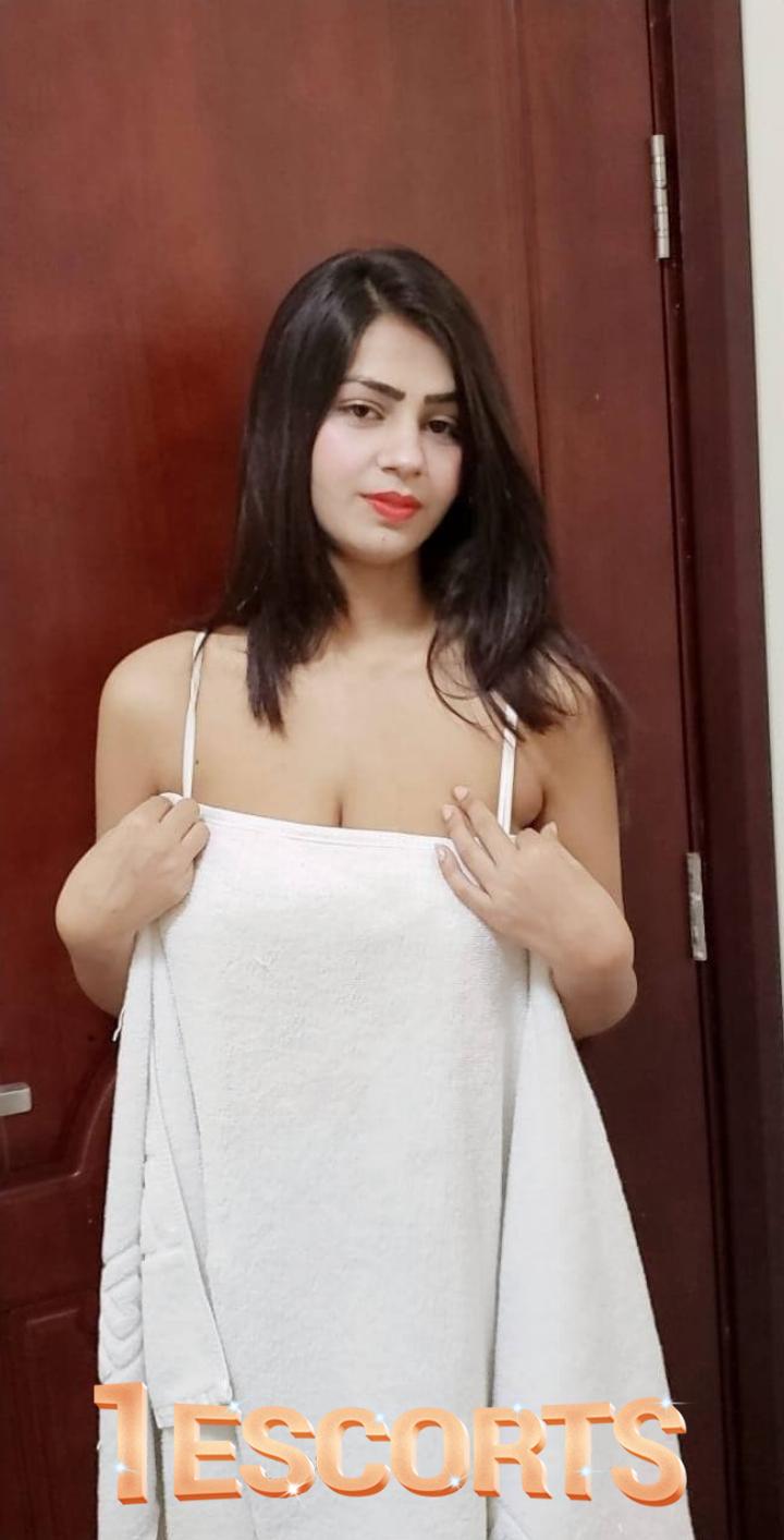 Mahnoor Indian Escorts In Dubai