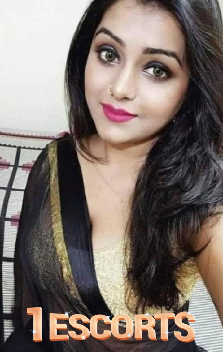 0302-2002888 Newly Married Unsatisfied Housewives Available For Night in Murree