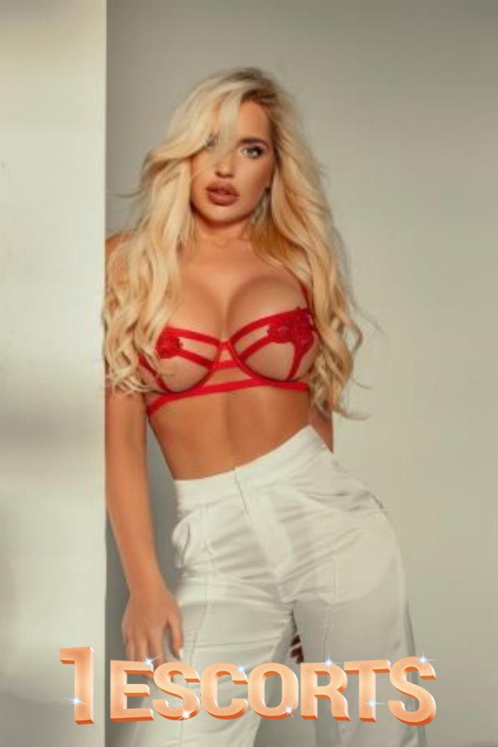 Barbie Busty High Class London Escort -2