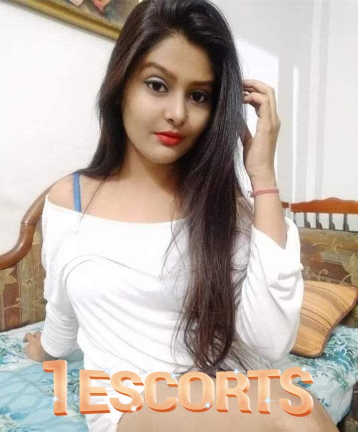 Meet a ideal looking young girl nice young escorts in Murree - 03153777977 -2