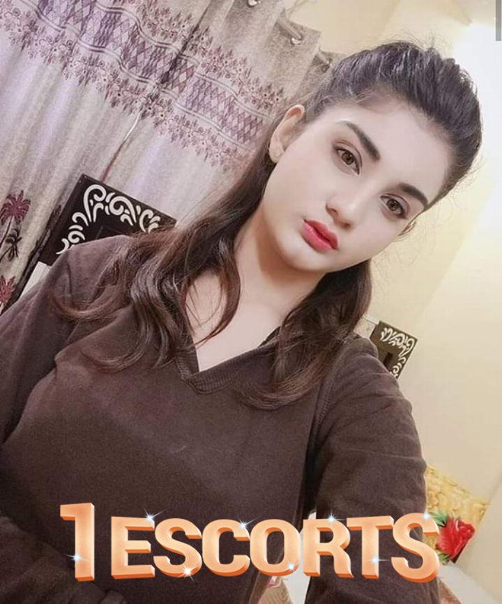 Models and Collage girls in Lahore