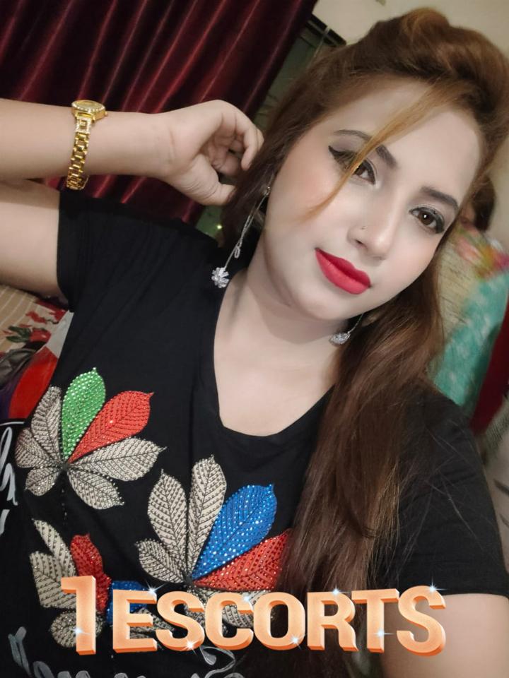 Sialkot daska Gujranwala sexy and hot girls available