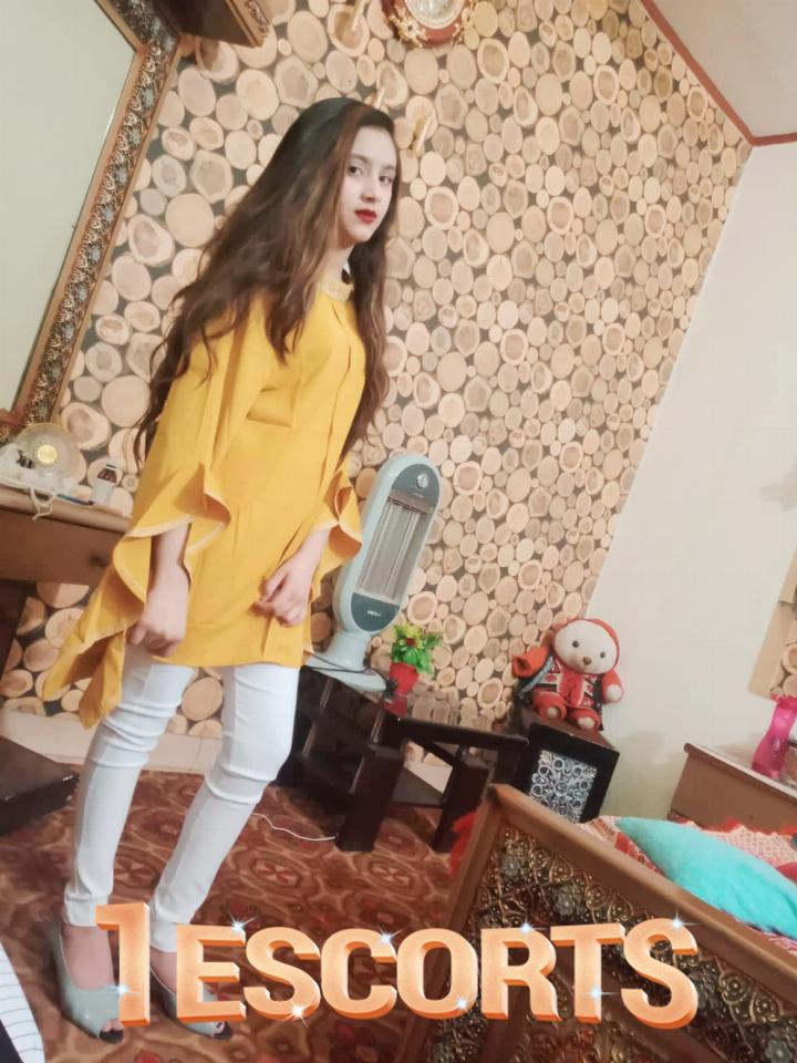 Sialkot hot and sexy girls available