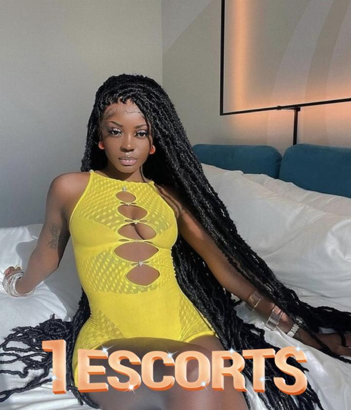 Sacha escort service in Larnaca -4