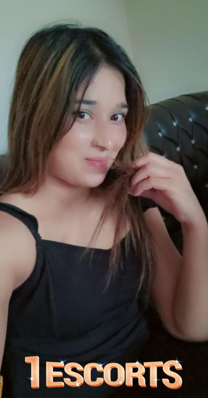 call girls service available in Sialkot anytime