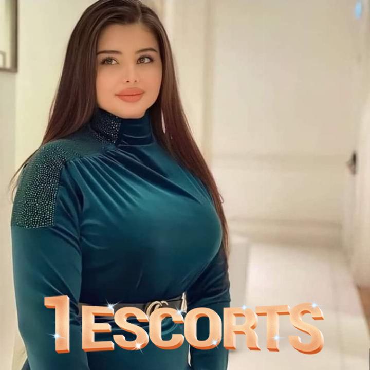 Sexy Escorts in Karachi -3