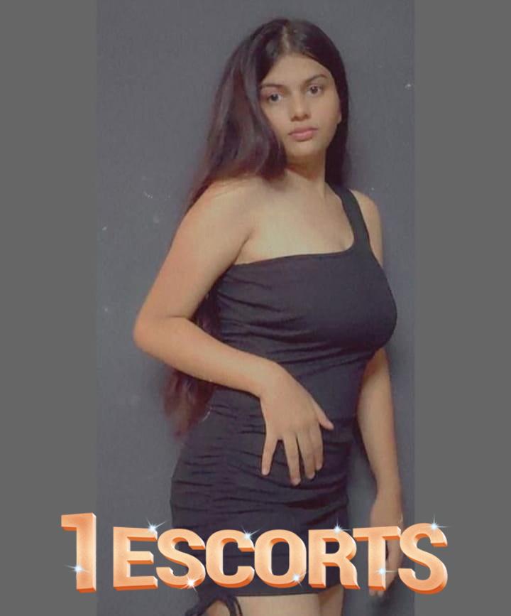 Night Stay in Luxury Hotels with Escorts