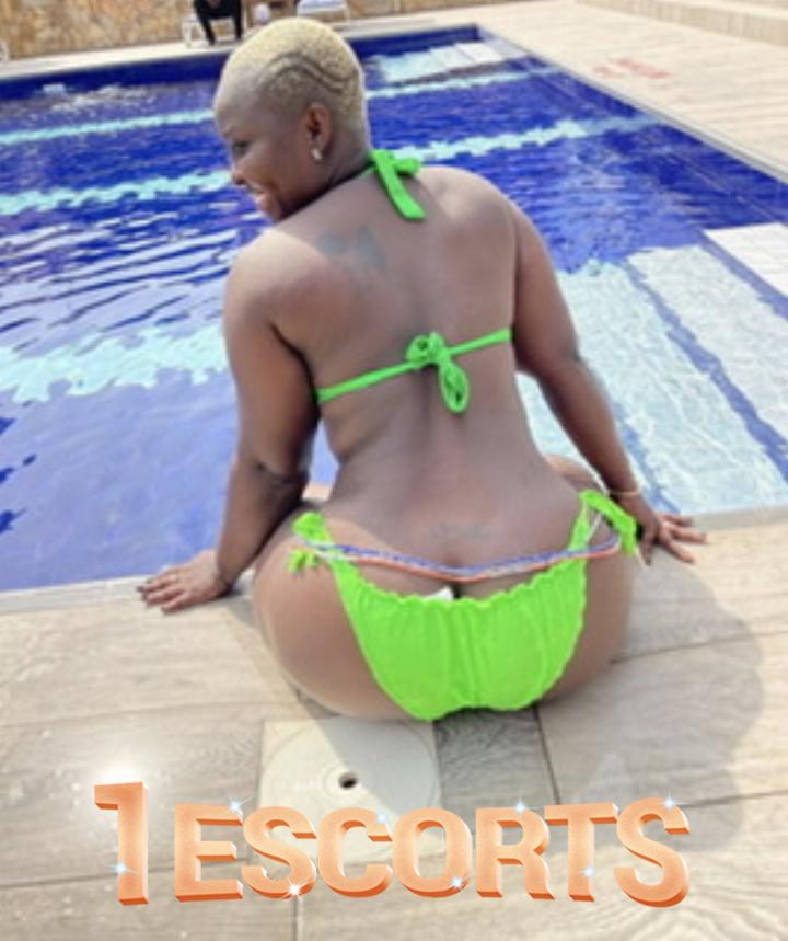 Hookup available night at a cool price  escort in Accra