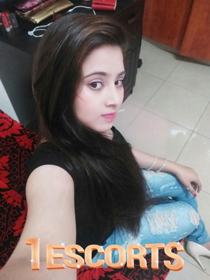 +96878549836 Eman Pakistani Escorts in Muscat