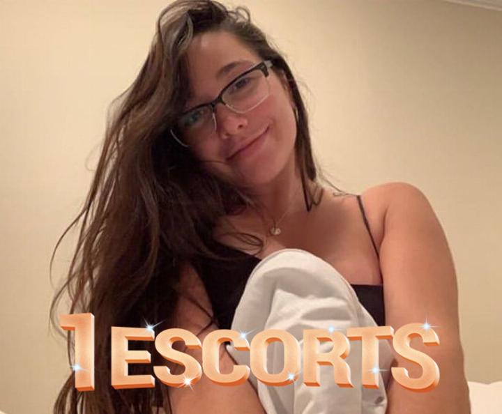 Disponible pour tous vos plaisirs d´escort