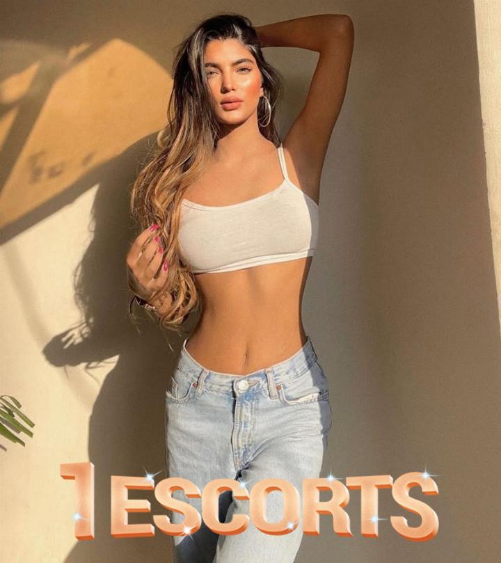 Independent Escorts In Karachi -4