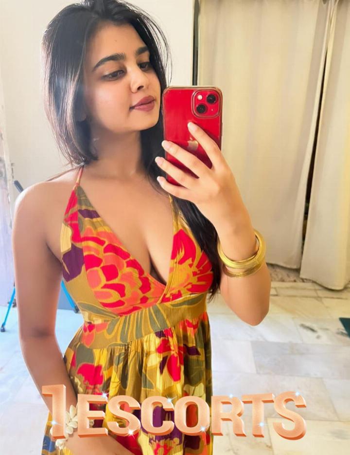 RIYA ESCORT