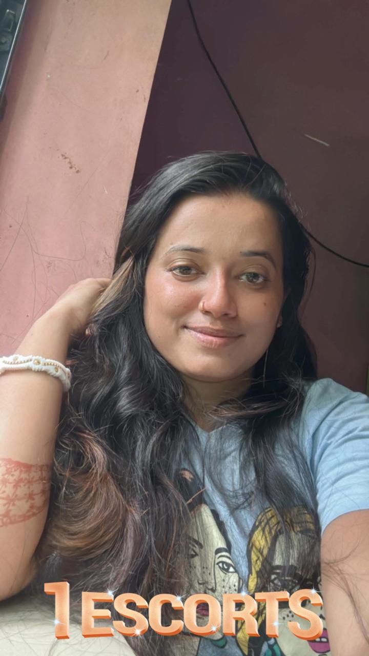 Pooja Tripathi -2