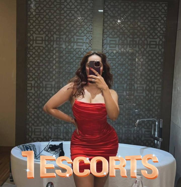 Independent girl for cam show and real meet