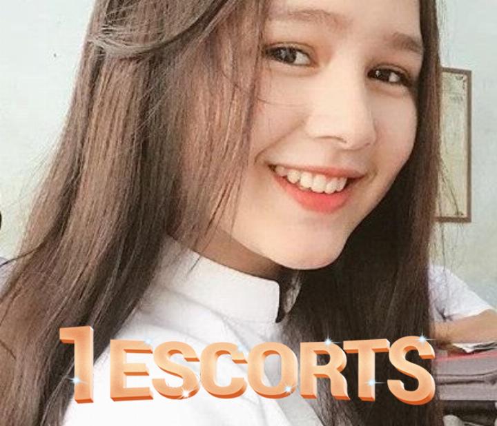 Beautiful body stunningly pretty face Angela