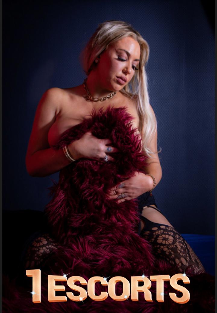 Valentina Rossi | Premium Blonde Escort -3