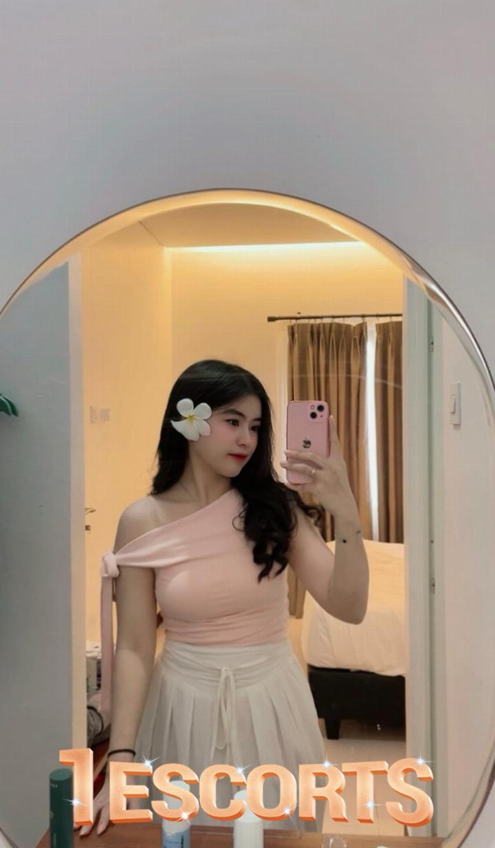 Angel escort provides full service sexual services, call hotel, Surabaya -4