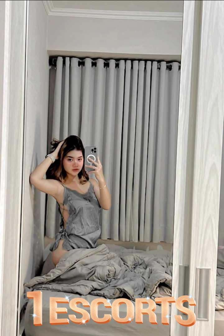 Freya β Curvy, Confident & Sensual Malay Beauty -2