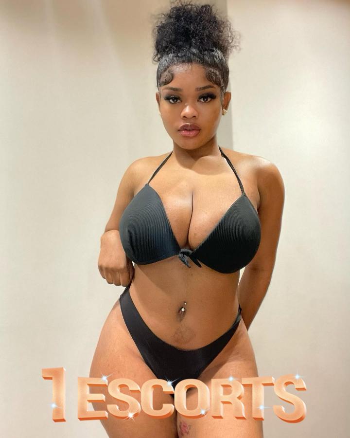 EBONY LILAA -4