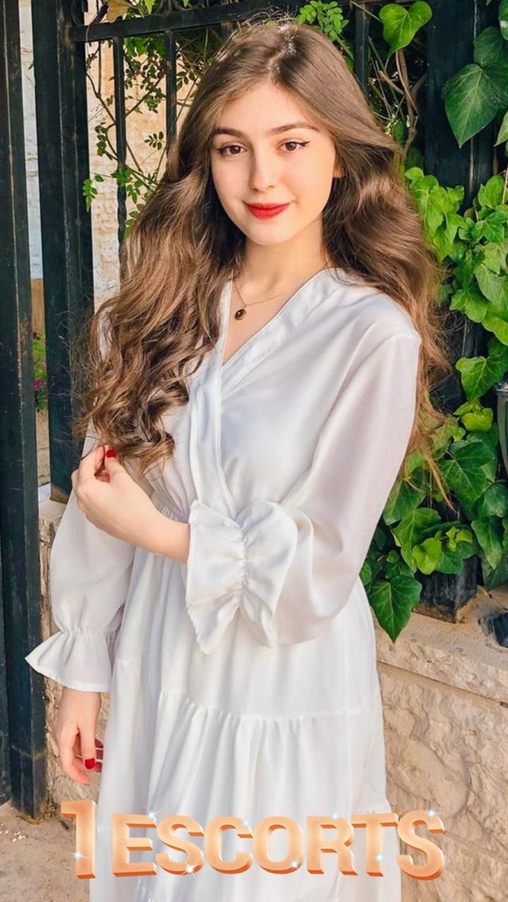 Young Hostel Girls in Rawalpindi
