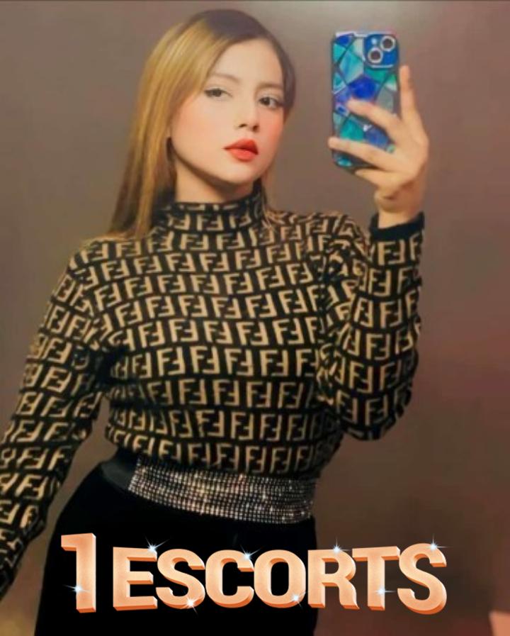 Young Models & Escorts in Rawalpindi -2
