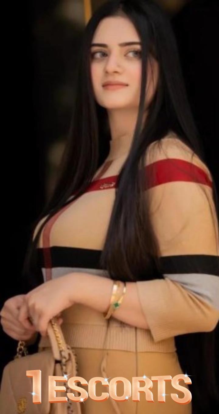 Independent Models in Lahore -4