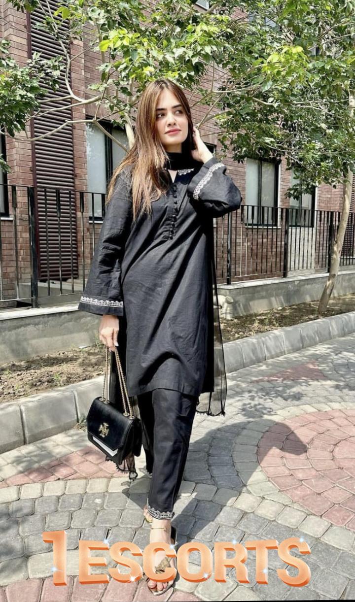 Young Models & VIP Escorts in Rawalpindi -2