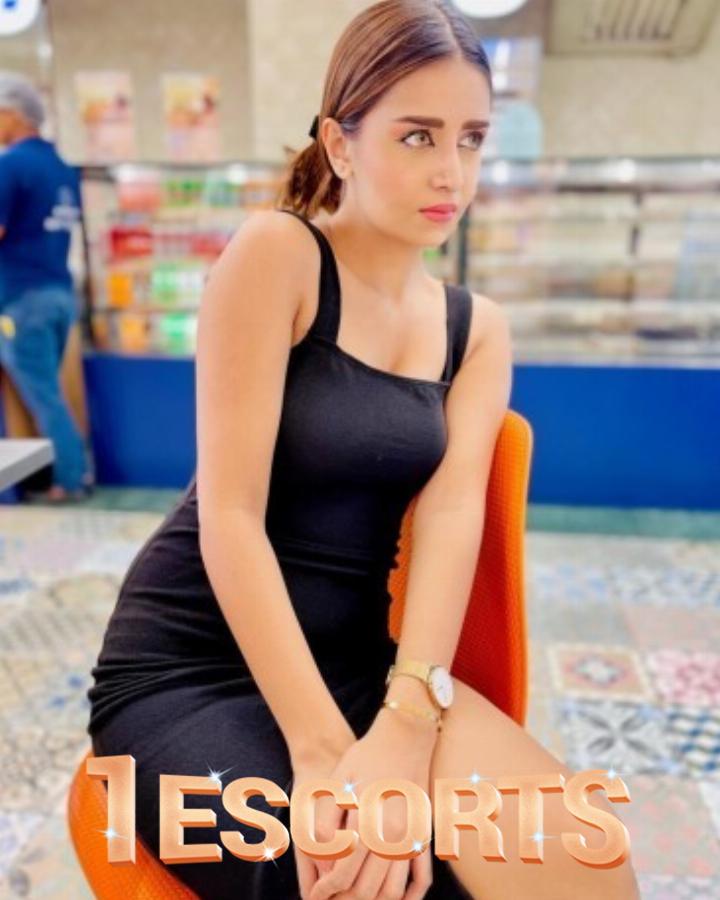 Young Models & VIP Escorts in Lahore -4