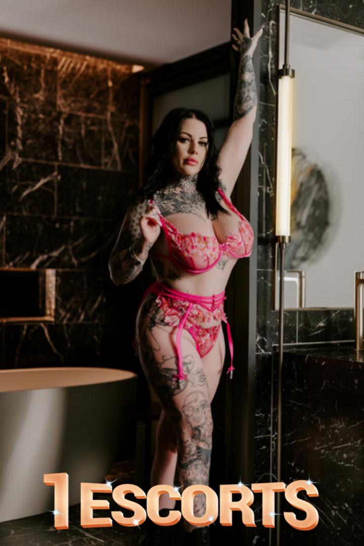 Beau Moore | Big Busty Goddess