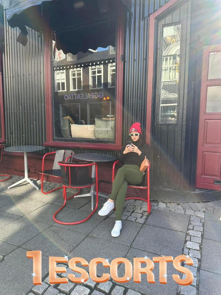 Hot independent zoya -2