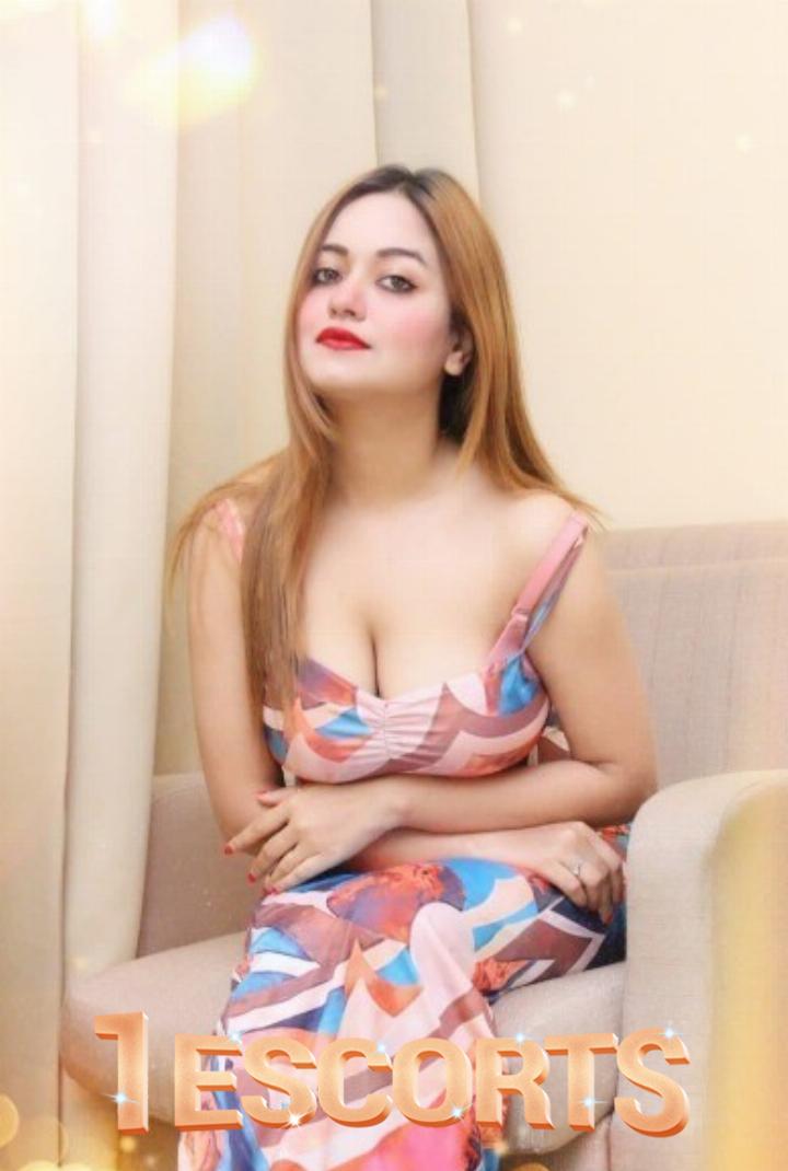 sara khan models in Karachi -3