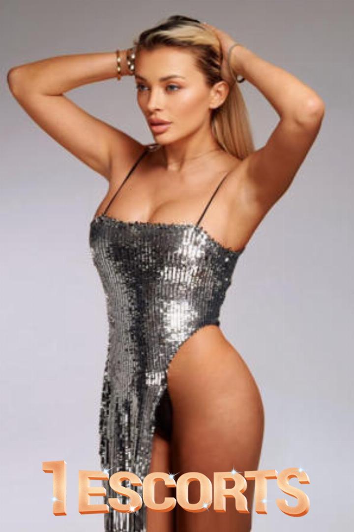 Claire Sparkles in Earls Court