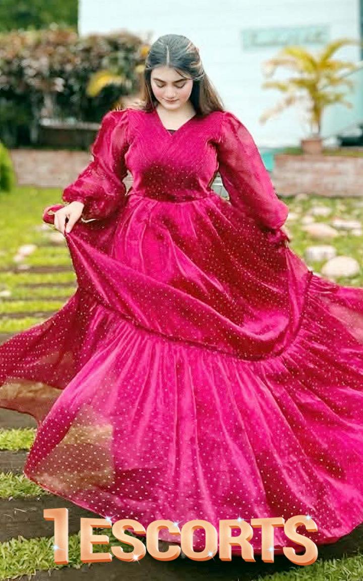 Hi i am AYRIN from East India live in Singapore !! -3