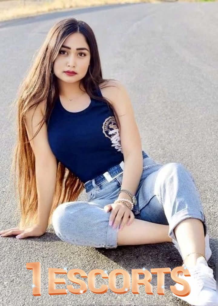 Hi i am AYRIN from East India live in Singapore !! -4