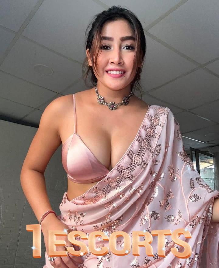 YOUNA THAPA female escort in Bharatpur