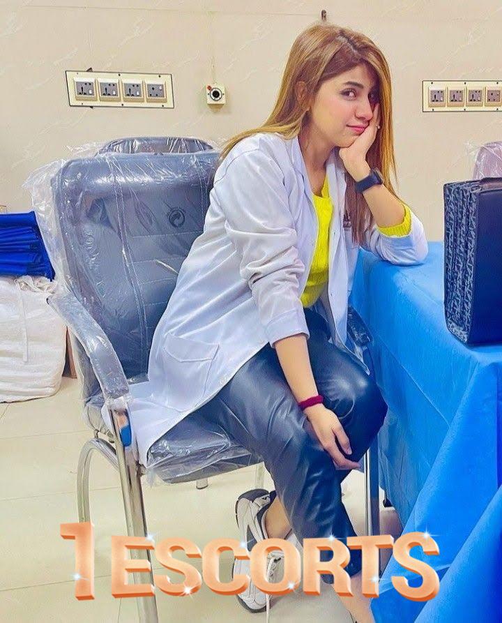 AYESHA KHAN ESCORTS IN LAHORE MODELS -4