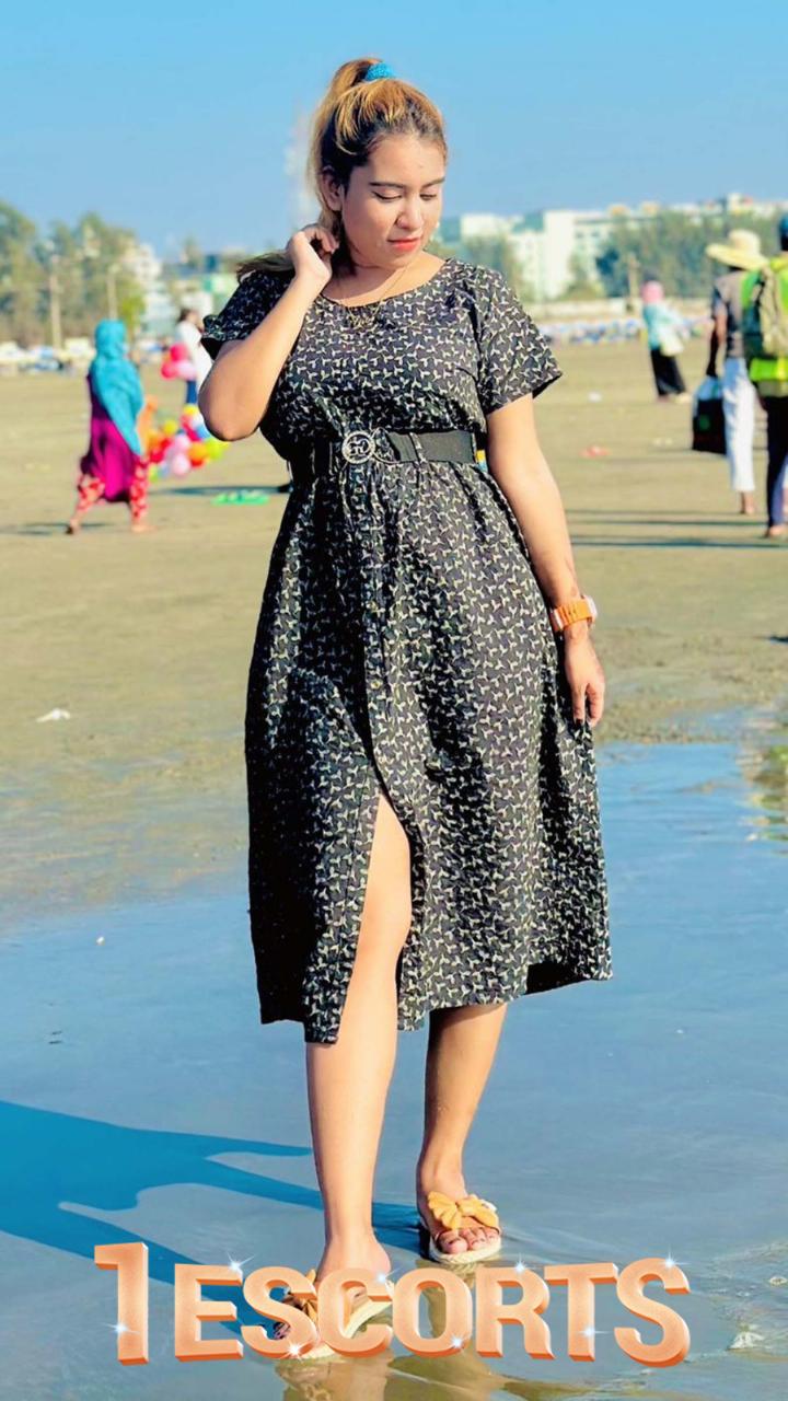 Hi i am AYRIN from East India live in Malaysia !! -3