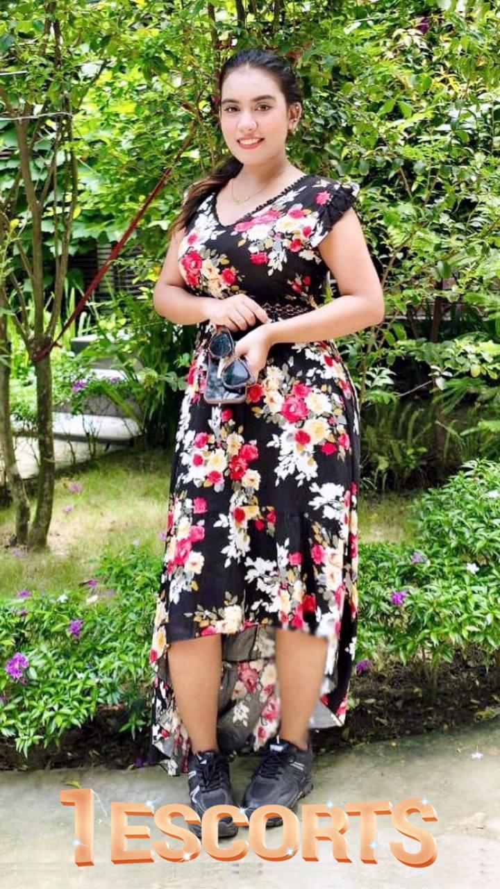 Hi i am AYRIN from East India live in Malaysia !! -2