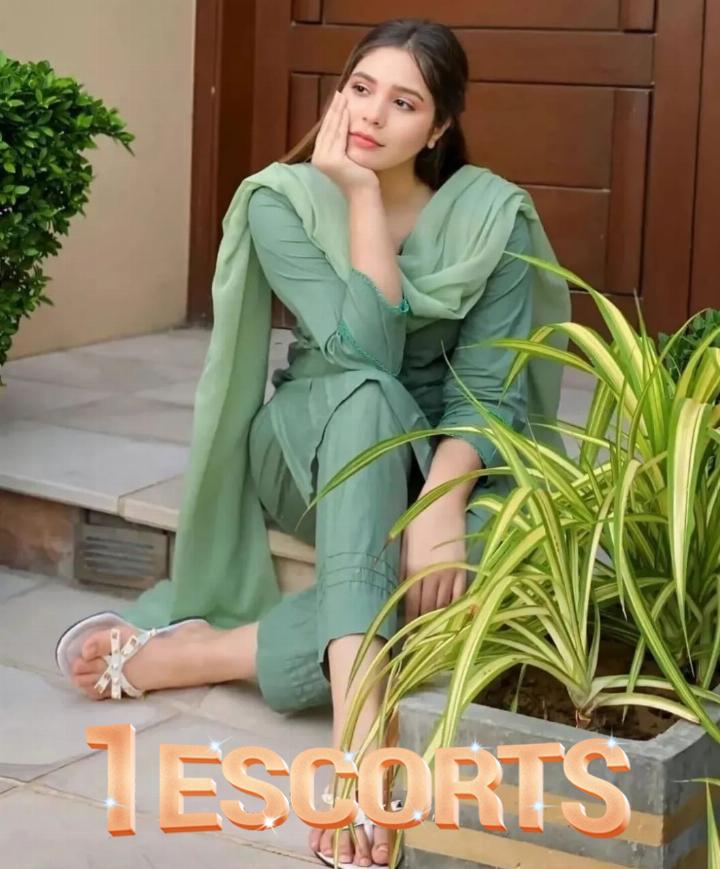 ALIZA KHAN ESCORTS IN KARACHI