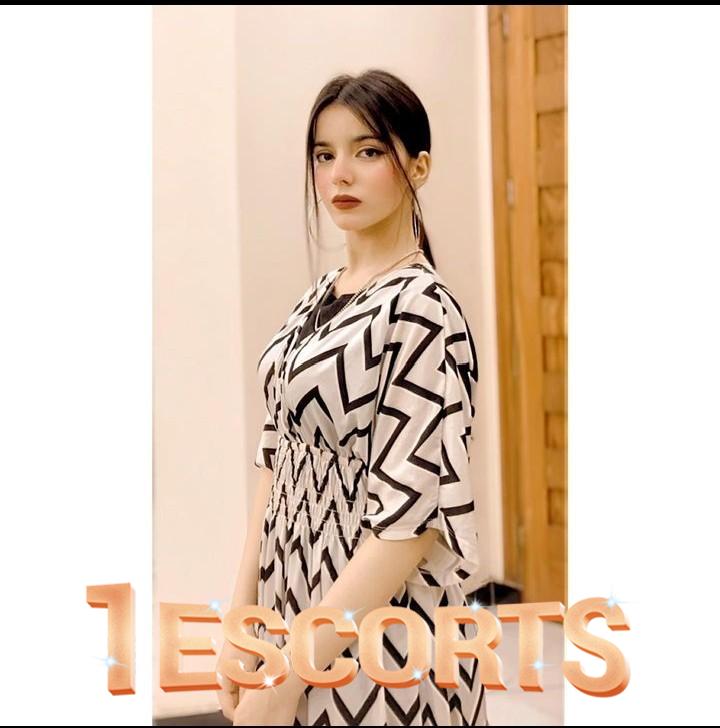 ALIYA KHAN ESCORTS IN LAHORE -4