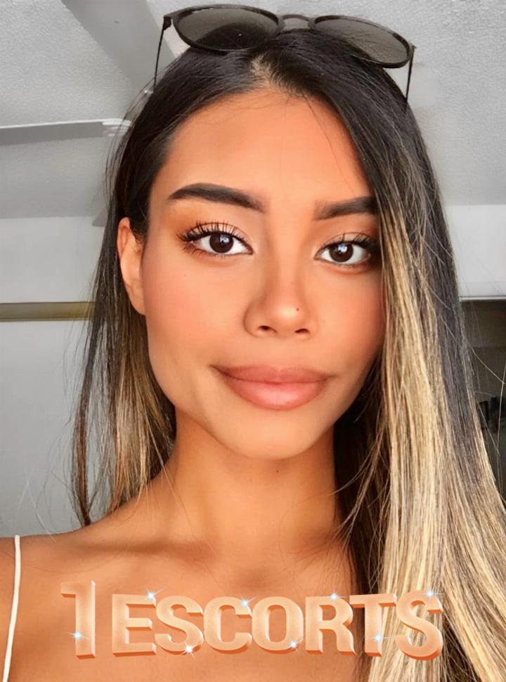 Escorte disponible Brides-les-Bains