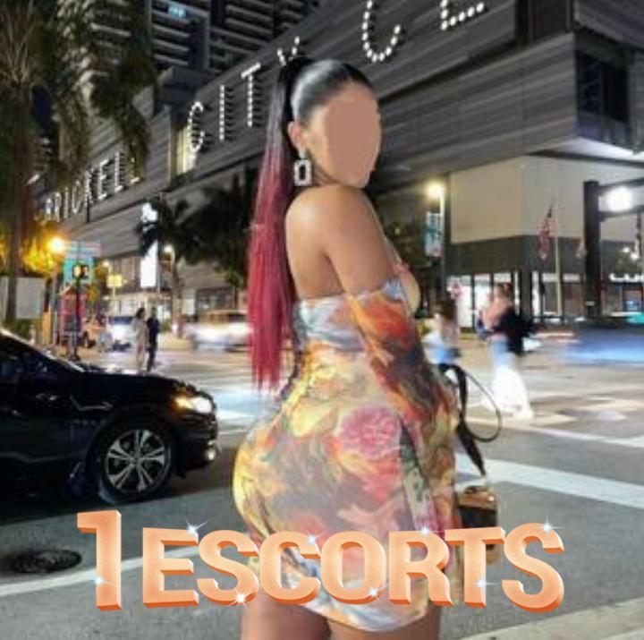 Maya Mendez | Redhead Latino Escort