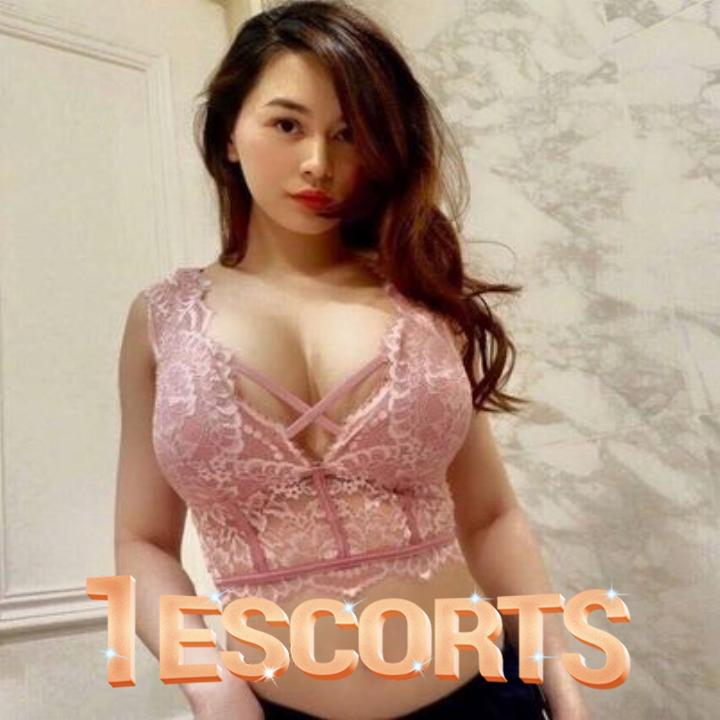 dolly waiting for your calls -3