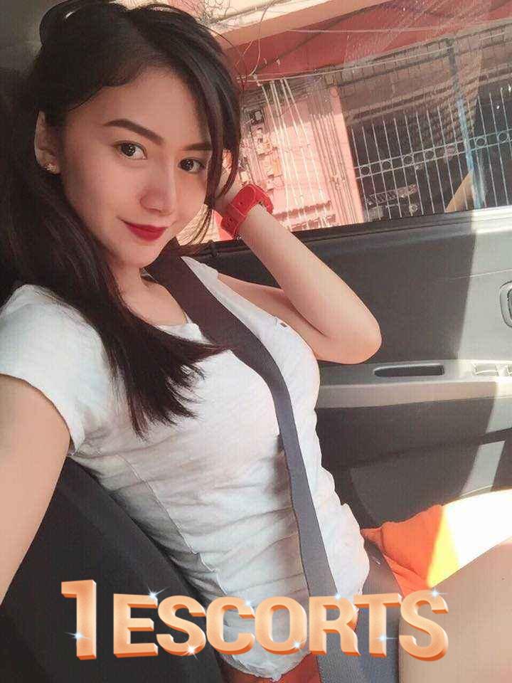 FIRST CLASS SERVICE WITH KYLA -4