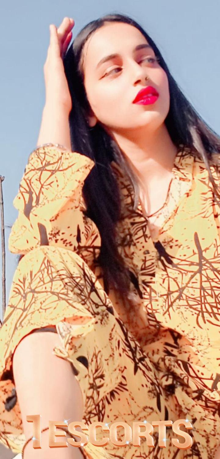 Antiqsha Young Indian Student In Muscat Available now -2