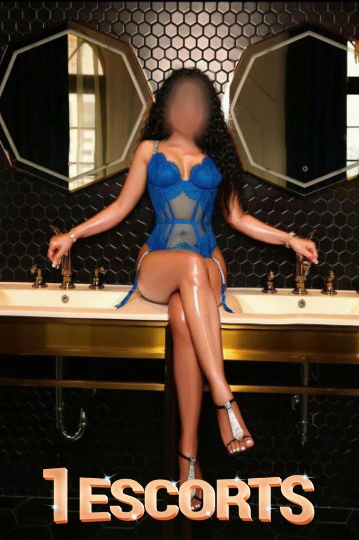 Ada Kim | Passionate Vietnamese Escort -7